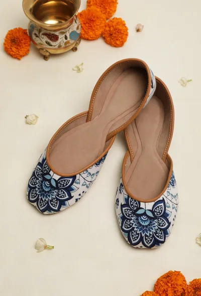 White And Blue Floral Chintz Jutti
