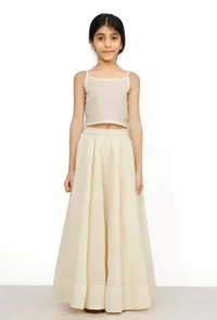 Set of 3: Classic White Cotton Blouse with Skirt and Dupatta image 3