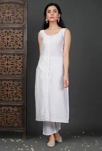 Set of 2: White Chanderi Kurta And Pants image 1