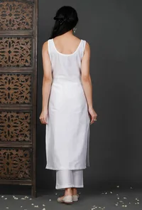 Set of 2: White Chanderi Kurta And Pants image 6