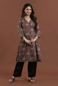 Set of 2: Deep Maroon Patola Printed Tussar Silk Kurta with Black Shantoon Straight Pant Set image 1