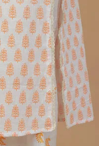 White & Peach Handblock Printed Sleeveless Cotton Kurta image 6