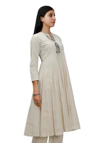 Off-White cotton Anarkali image 4
