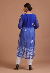 Set Of 2: Blue & White Cotton Plain Kurta & Pant Set image 3