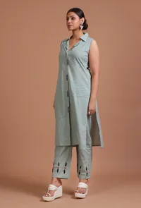 Set Of 2: Sage Green Cotton Plain Kurta & Pant Set image 2