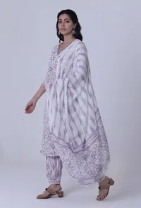 White & Multicolor Motif Cotton Dupatta image 4