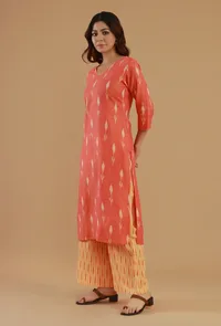 Set of 2: Coral Ikat Cotton Straight Kurta with Ikat Pants image 2