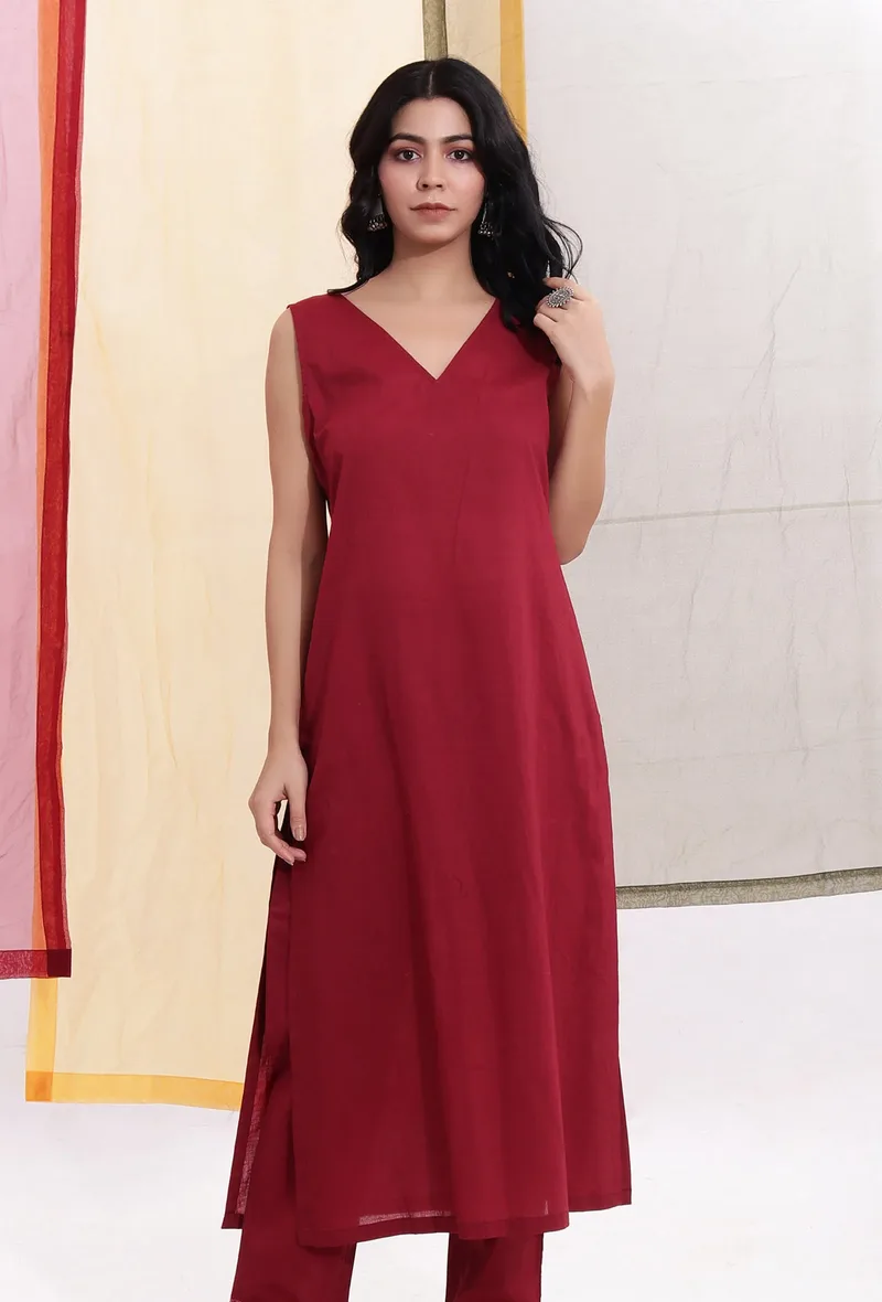Carmine Red Cotton Sleeveless V-neck Straight Kurta
