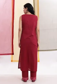 Carmine Red Cotton Sleeveless V-neck Straight Kurta image 4