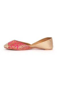 Rose Pink Brocade Juttis image 3