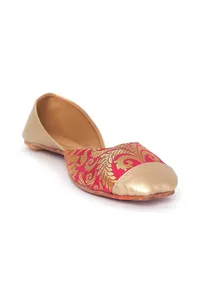 Rose Pink Brocade Juttis image 5
