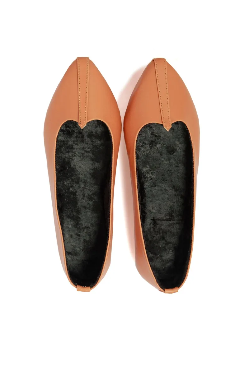 Tan Cruelty-Free Leather Juttis