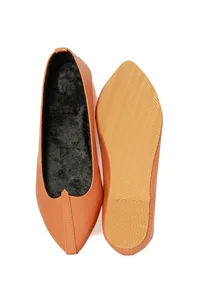 Tan Cruelty-Free Leather Juttis image 3