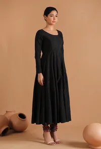 Aarna Solid Kalidar Kurta image 2