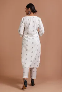 Set Of 2: White & Black Cotton Plain Kurta & Pant Set image 3