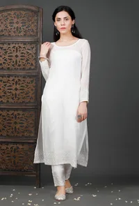 Embroidered White Cotton Chikankari Kurta image 3
