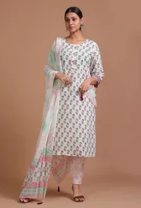 Set Of 2: White & Green Cotton Printed Kurta & Pant Set image 1
