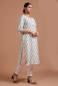 Set Of 2: White & Green Cotton Printed Kurta & Pant Set image 4