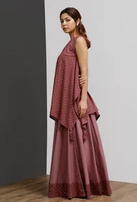 Set of 2: Plum Hand-Block Printed Asymmetrical Short Kurta With Onion-Pink Hand-Block Printed Long Skirt image 3