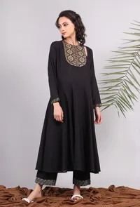 Set of 2: Black Flared Kalidar Kurta Dress with Kantha Straight Pants image 2