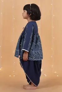Set Of 2: Indigo Solid & Jaal Printed Cotton Top & Dhoti with lace image 2