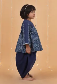 Set Of 2: Indigo Solid & Jaal Printed Cotton Top & Dhoti with lace image 3