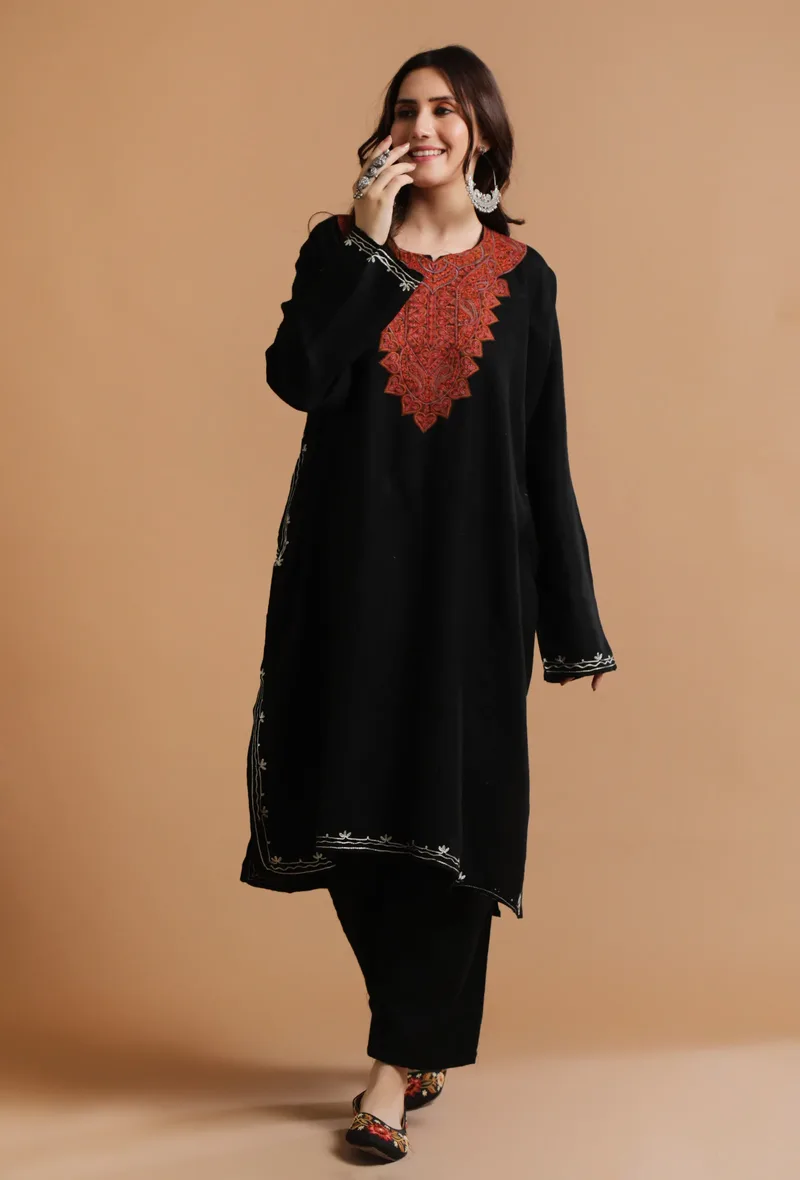 Kashmiri Sozni Embroidery Black Phiran-Free Size