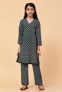 Set Of 2: Indigo Ajrakh Print Cotton Short Kurta & Pant image 1