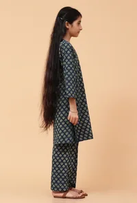 Set Of 2: Indigo Ajrakh Print Cotton Short Kurta & Pant image 3