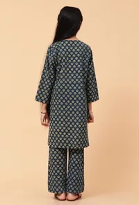 Set Of 2: Indigo Ajrakh Print Cotton Short Kurta & Pant image 4
