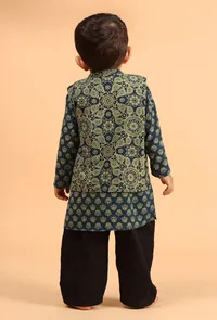 Set of 3: Shray Indigo Cotton Kurta, Black Pyjama & Indigo Ajrakh Print Jacket image 2