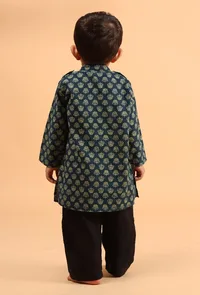 Set of 3: Shray Indigo Cotton Kurta, Black Pyjama & Indigo Ajrakh Print Jacket image 4