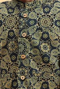 Set of 3: Shray Indigo Cotton Kurta, Black Pyjama & Indigo Ajrakh Print Jacket image 6