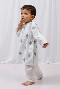 Set of 2: Blue Striped Cotton Kurta and White Pajama image 2