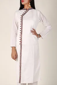 Maroon Handblocked Mandarin Collar Cotton Kurta image 1