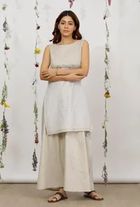 Set of 2: Beige Cotton Khaadi and Grey Straight Short Kurta with Khadi Cotton Flared Pants image 2
