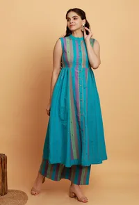 Set of 2:  Blue  Multicolor Flared Sleeveless Kurta with Multicolor Stripe Woven Straight Pants image 3