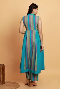 Set of 2:  Blue  Multicolor Flared Sleeveless Kurta with Multicolor Stripe Woven Straight Pants image 4
