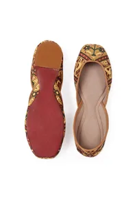 Golden Silk Patola Print Juttie image 3