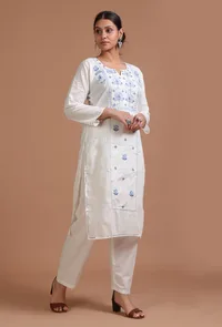 Set Of 2: White Cotton Embroidered Kurta & Pant Set image 2