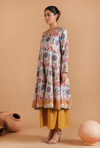 Nayantara Allover Kalamkari Flared Kalidar Kurta image 3