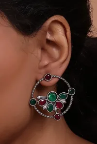 Red & Green Kundan Circular Studs image 2